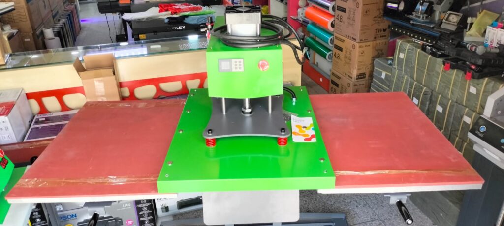 Presse à chaud 60x40 avec écran de contrôle et conception ergonomique pour des impressions sur divers supports