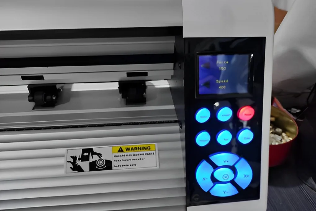 Panneau de contrôle éclairé de la Machine de découpe T24L avec réglage de la force et de la vitesse