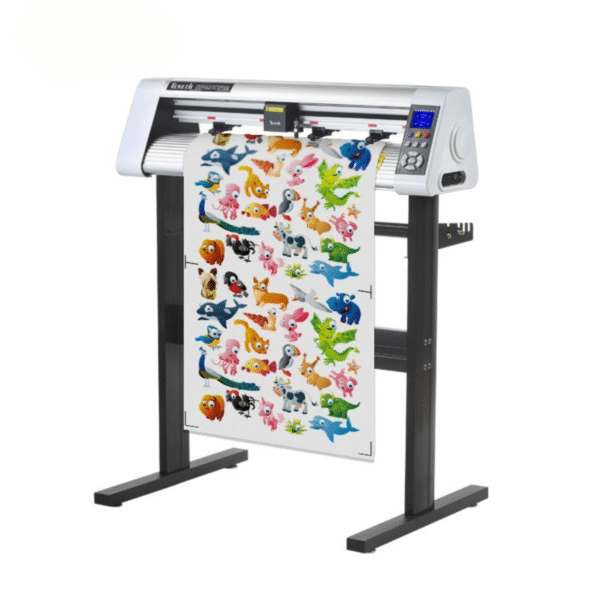 Machine de découpe T24L en pleine découpe de motifs animaliers sur vinyle