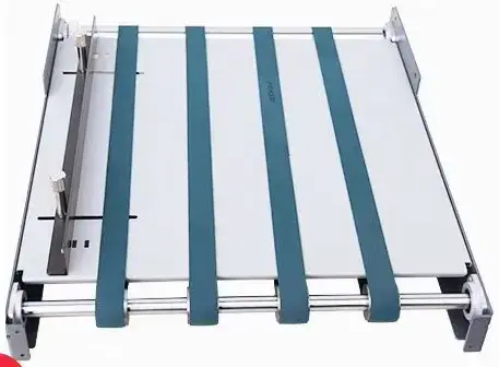 Table avant indépendante avec ceinture de convoyage pour plastifieuse