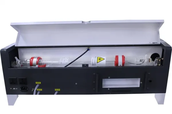Tube laser CO₂ 50W dans la machine YQ-L4040, vue de l'arrière avec système de refroidissemen